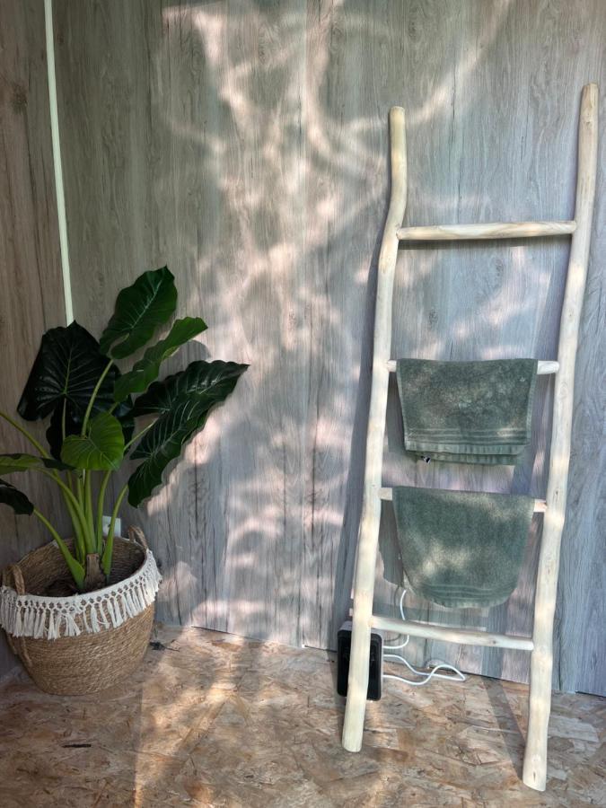 ホテル Bulle Time Flies - Logement Insolite ブイヨン エクステリア 写真